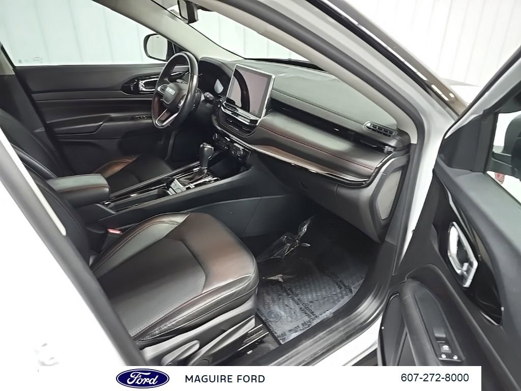 Used 2022 Jeep Compass Trailhawk w/ Trailhawk Convenience Group image 18