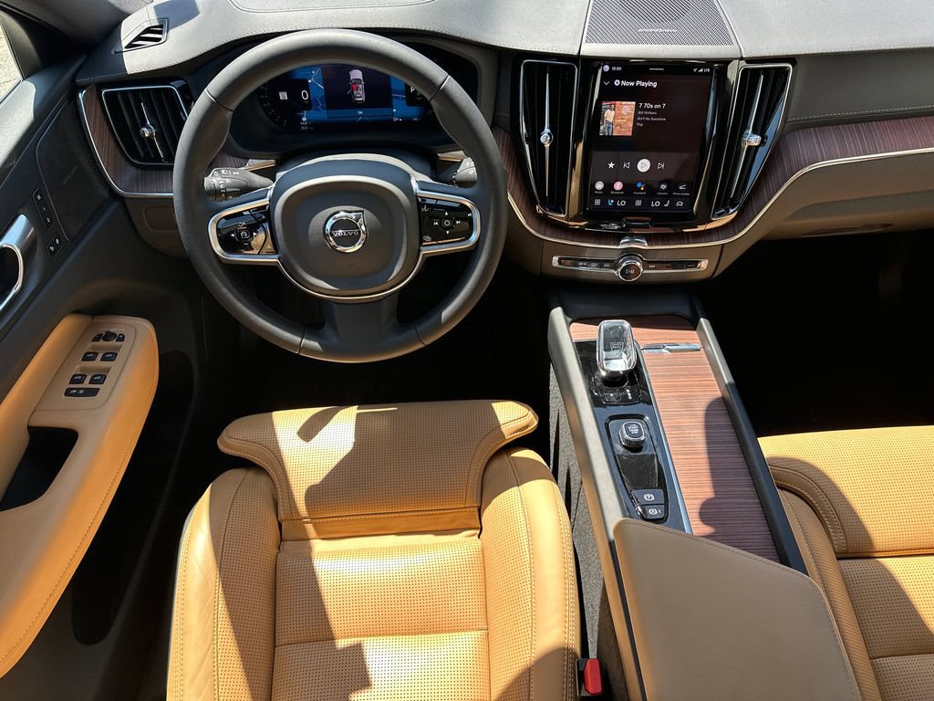 Used 2024 Volvo XC60 B5 Ultimate w/ Protection Package Premier AWD/4WD image 24