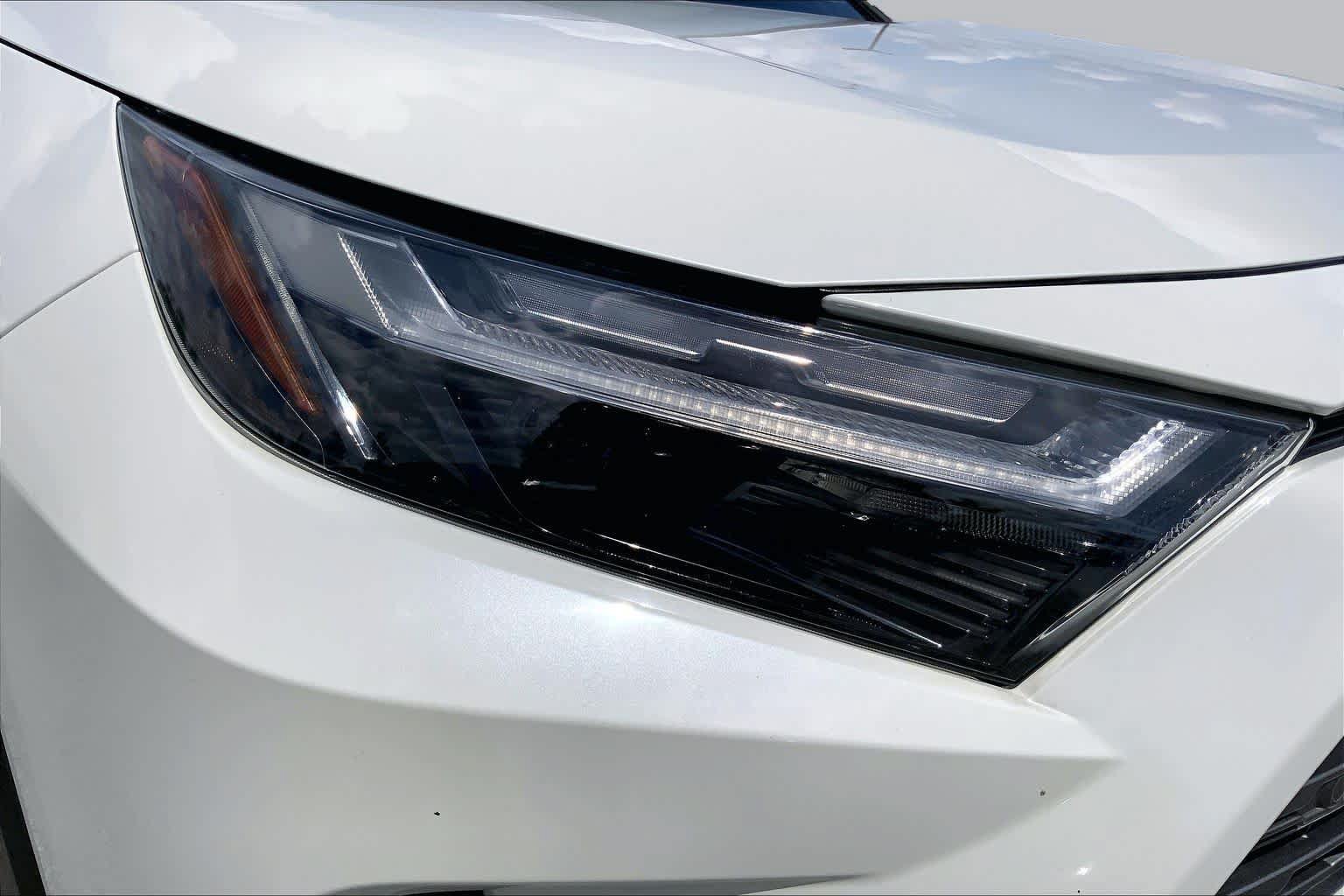 Used 2022 Toyota RAV4 Limited AWD/4WD image 27