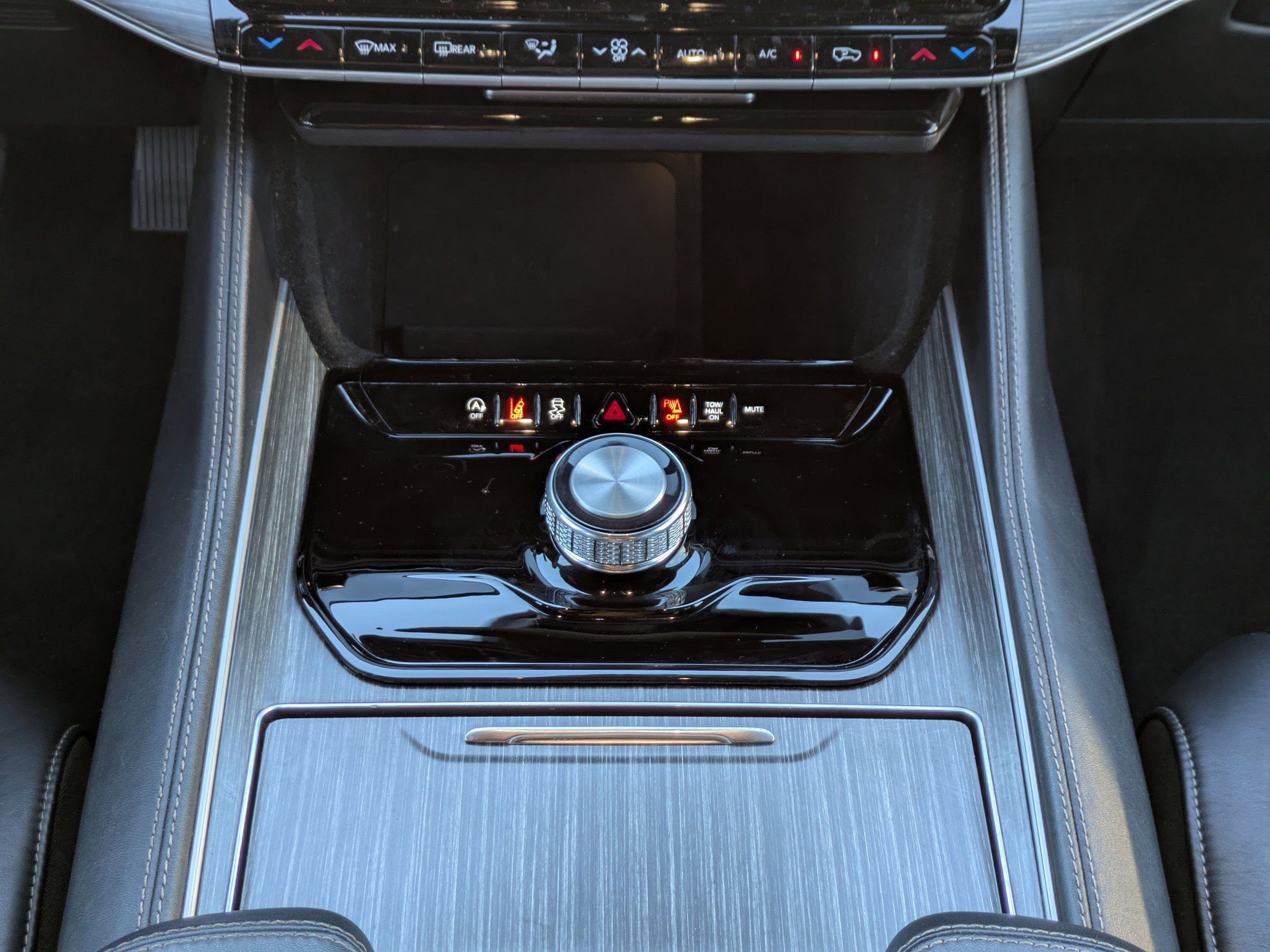 Used 2024 Jeep Wagoneer L Series II image 21