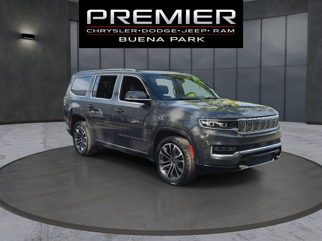 Used 2022 Jeep Grand Wagoneer Series III w/ Rear Seat Video Group 1 AWD/4WD video 2