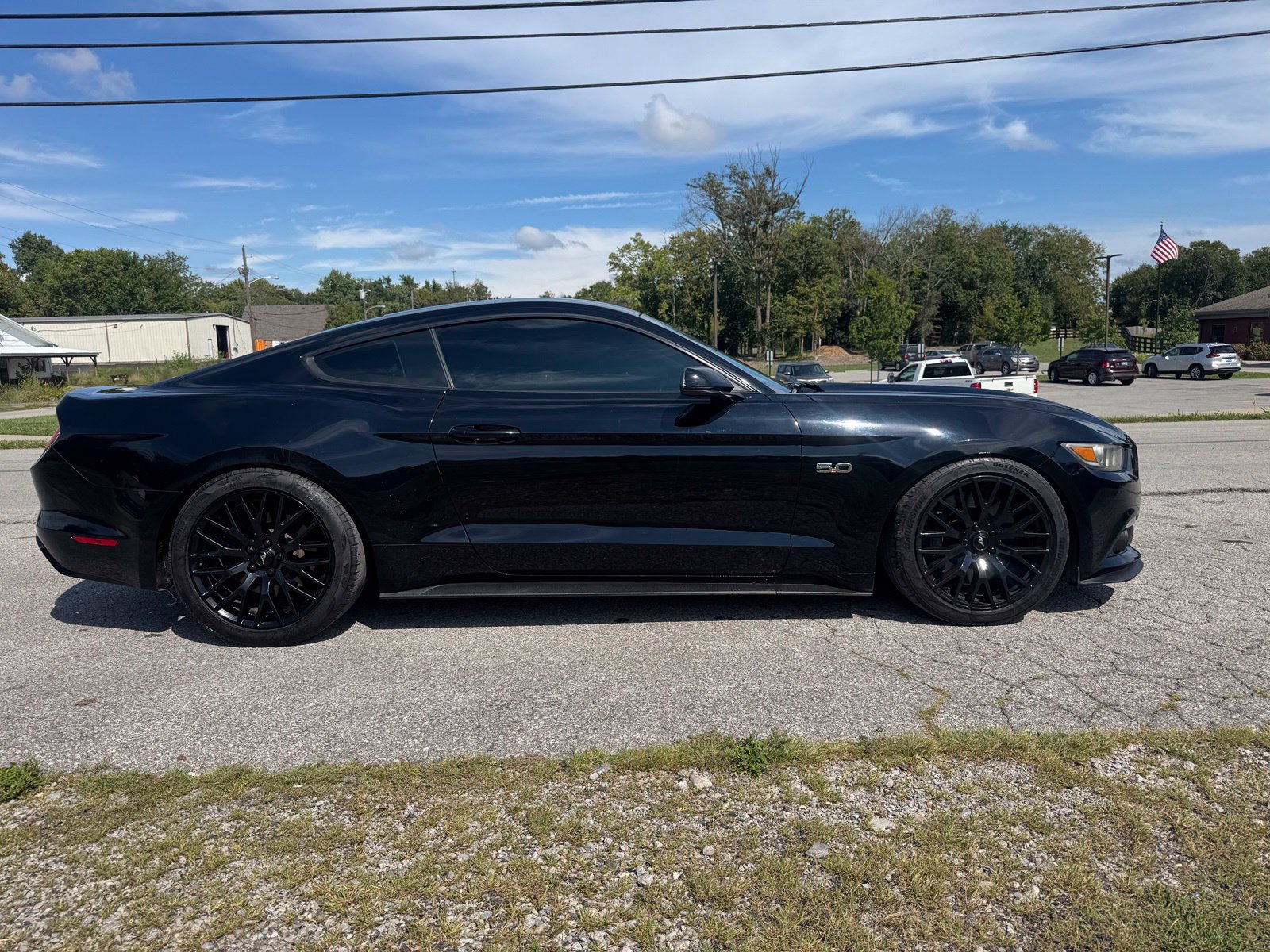 Used 2017 Ford Mustang GT w/ GT Performance Package RWD image 7