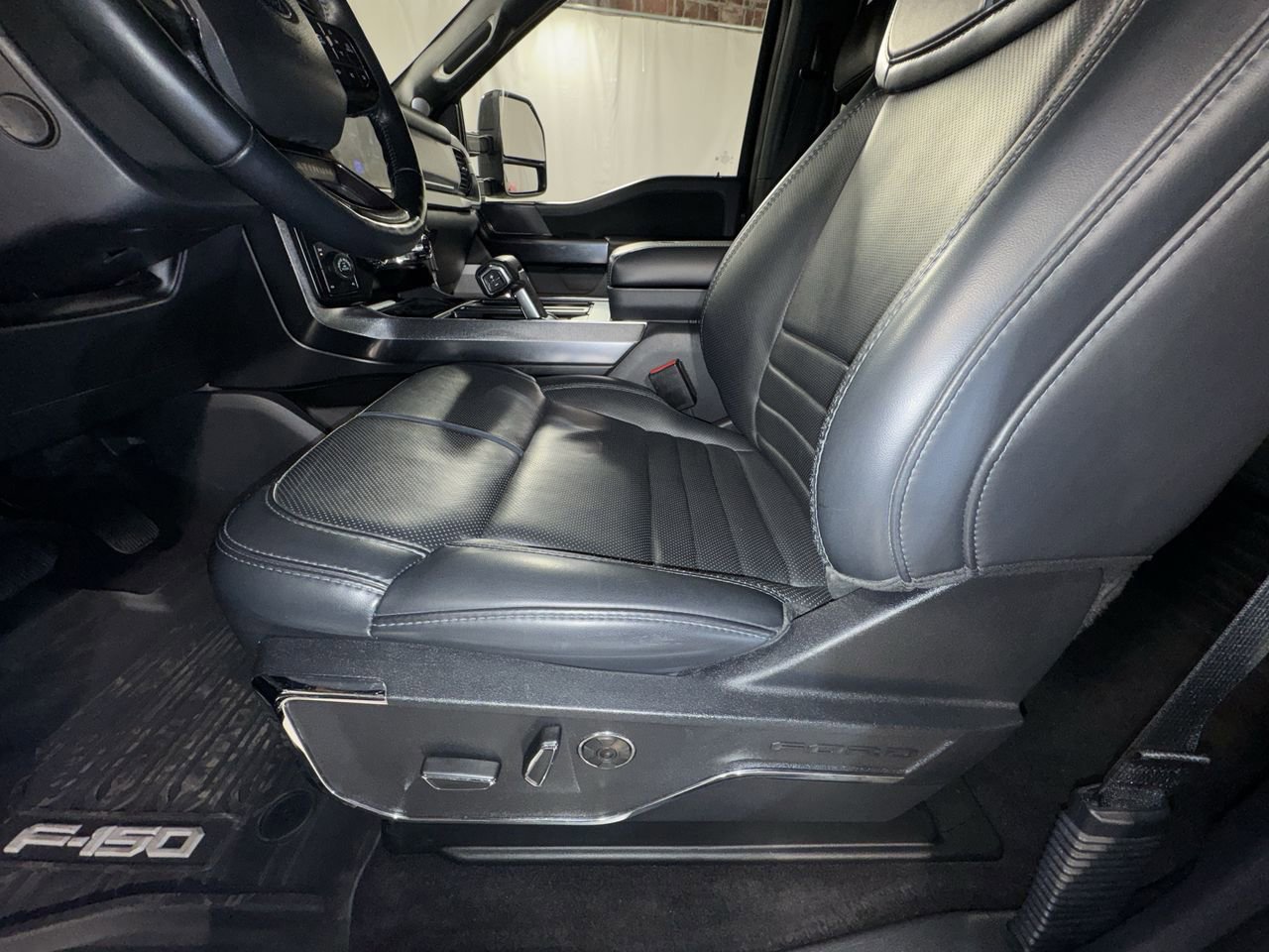 Used 2024 Ford F150 Platinum w/ FX4 Off-Road Package image 18