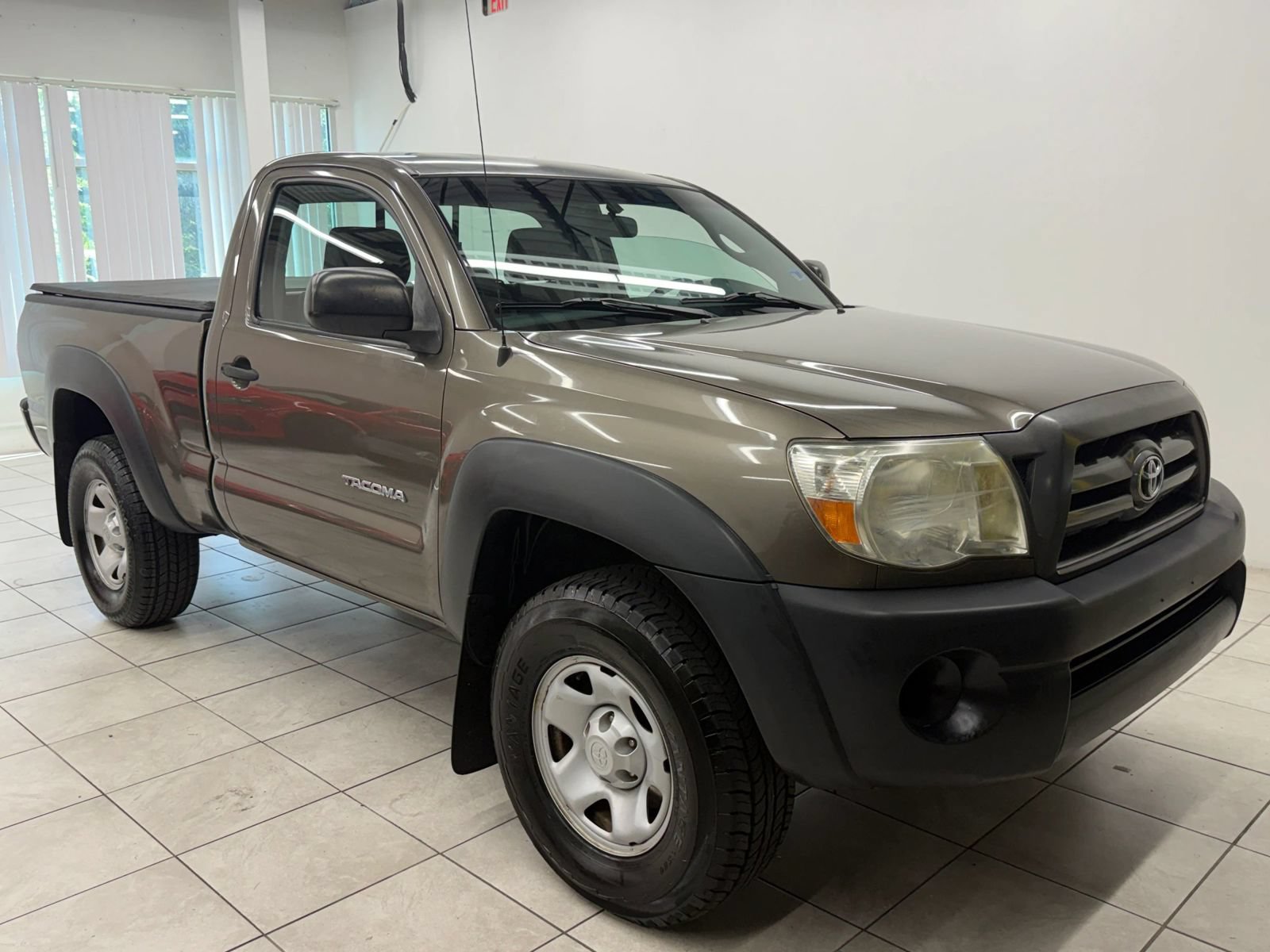 Used 2010 Toyota Tacoma 4x4 Regular Cab image 1