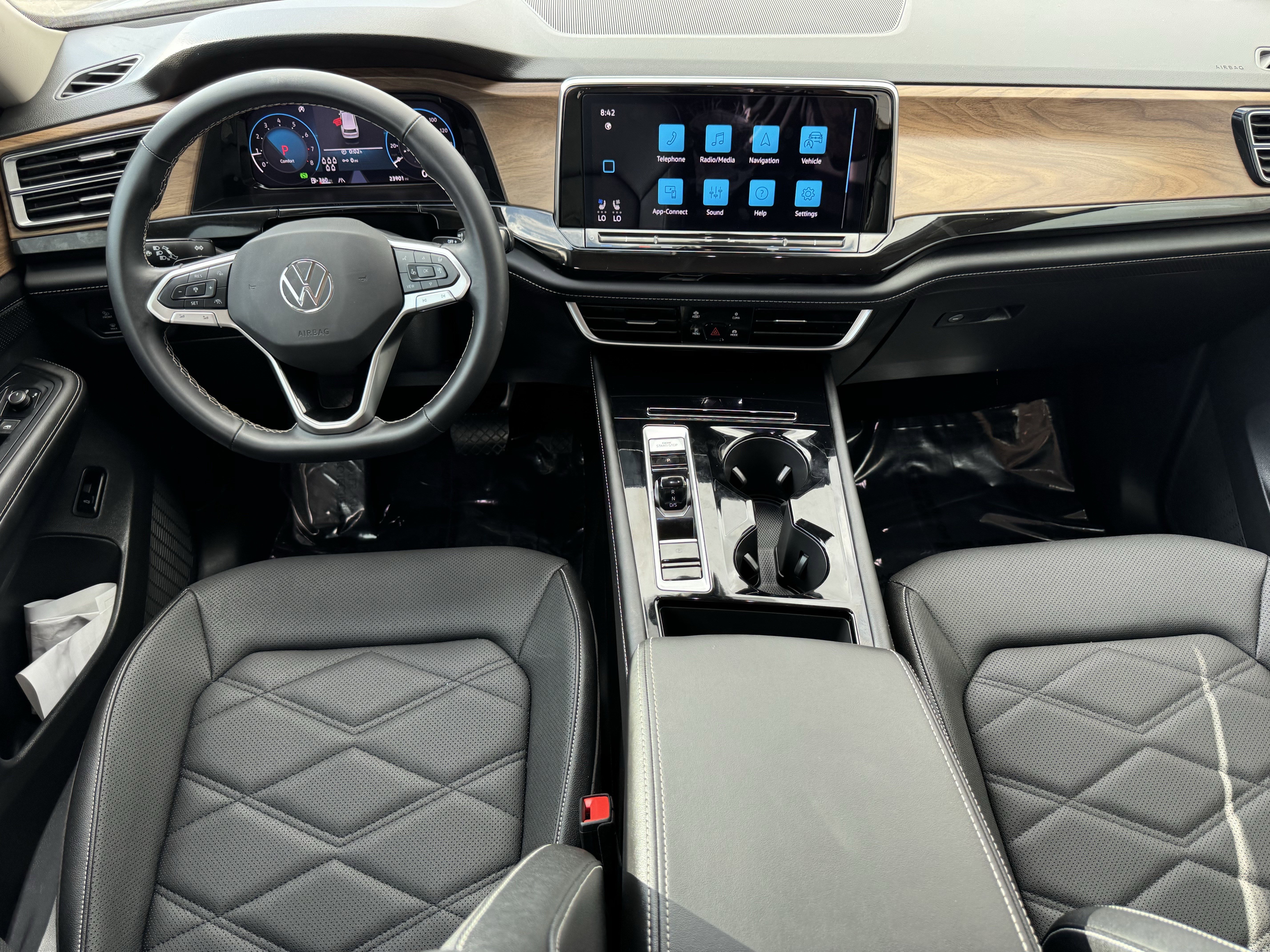 Used 2025 Volkswagen Atlas SE FWD image 13