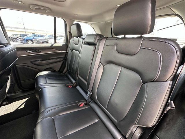 Used 2024 Jeep Grand Cherokee Limited image 19