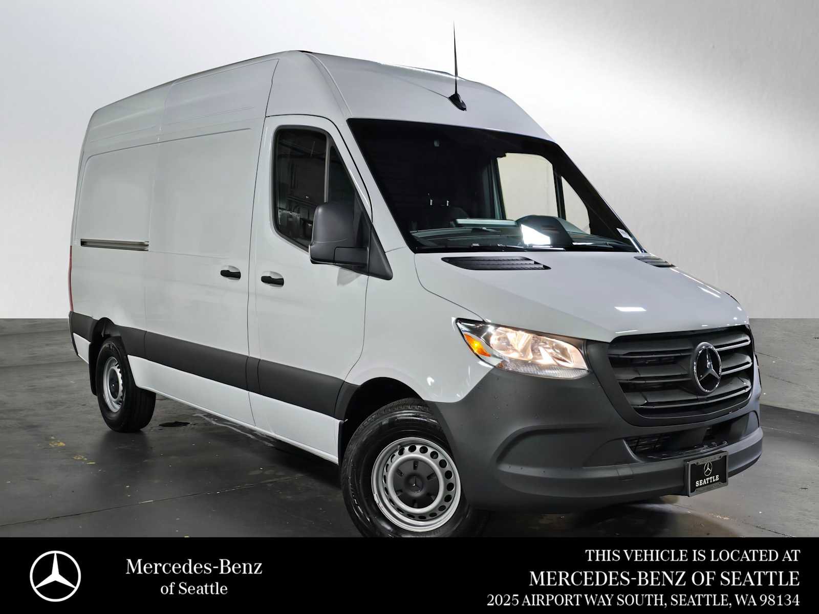 Used 2025 Mercedes-Benz Sprinter 2500 image 1