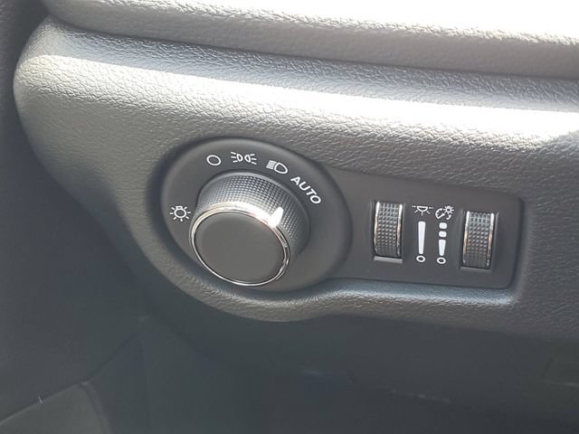 New 2027 Chrysler Pacifica Limited AWD/4WD image 20