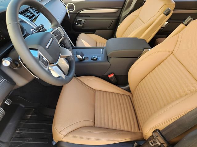 New 2026 Land Rover Discovery Limited Edition image 9