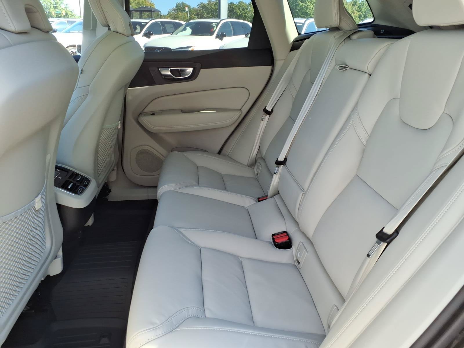 New 2027 Volvo XC60 B5 Ultra AWD/4WD image 7