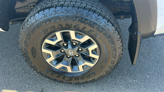 Used 2023 Toyota Tacoma TRD Off-Road AWD/4WD image 6