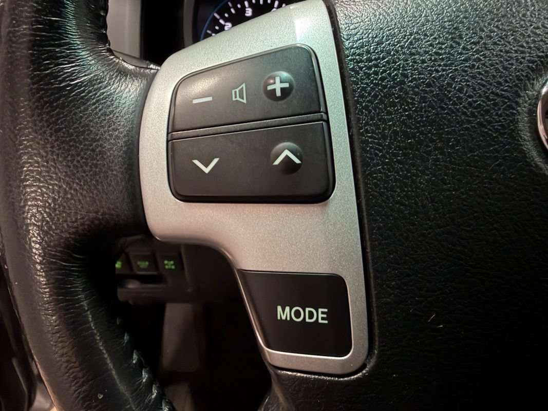 Used 2013 Toyota Land Cruiser AWD/4WD image 14