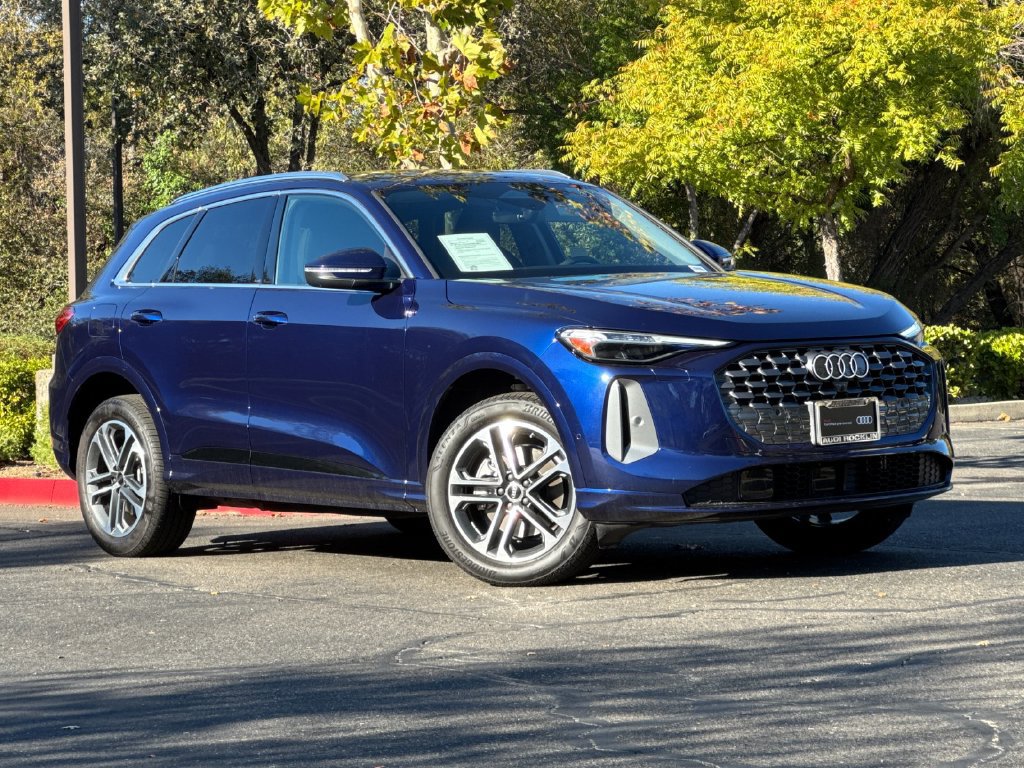 Certified 2025 Audi Q5 Premium Plus AWD/4WD image 2