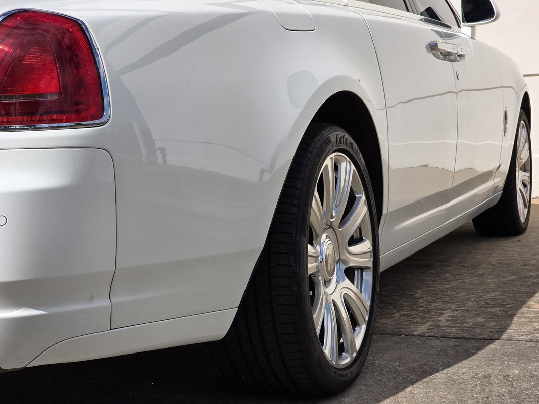 Used 2016 Rolls-Royce Ghost RWD image 38