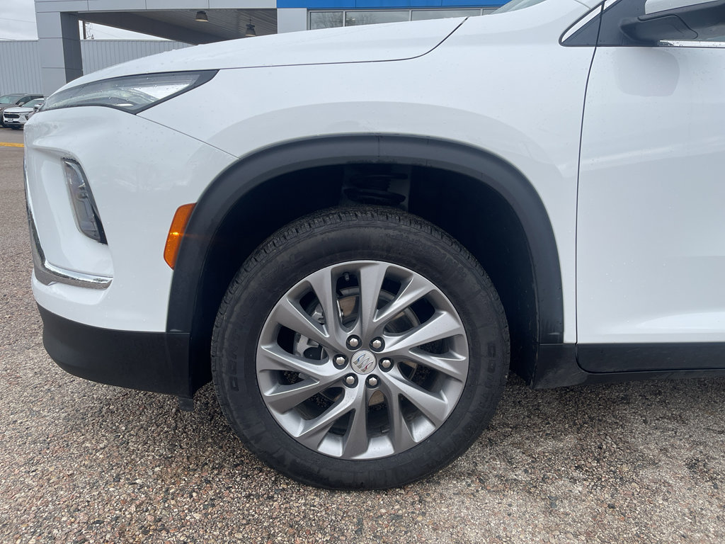 Used 2025 Buick Enclave Preferred image 2