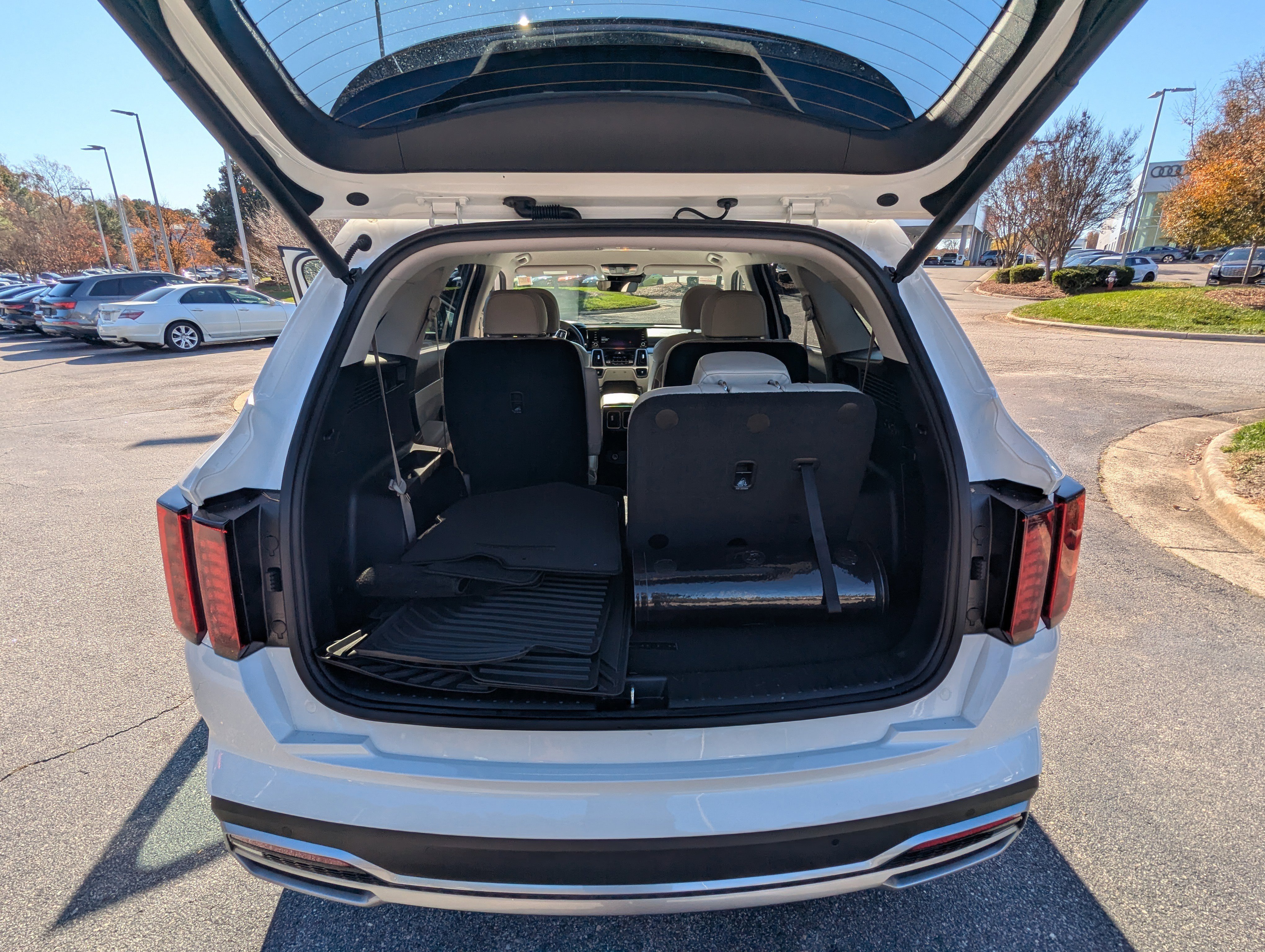 Used 2023 Kia Sorento EX image 14