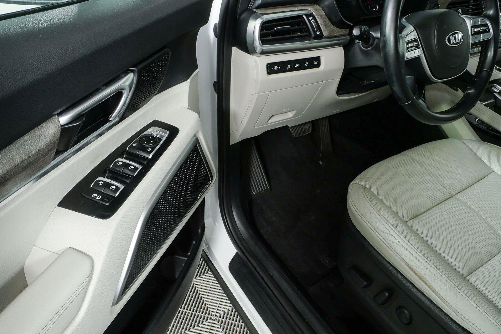 Used 2020 Kia Telluride EX w/ EX Premium Package FWD image 8