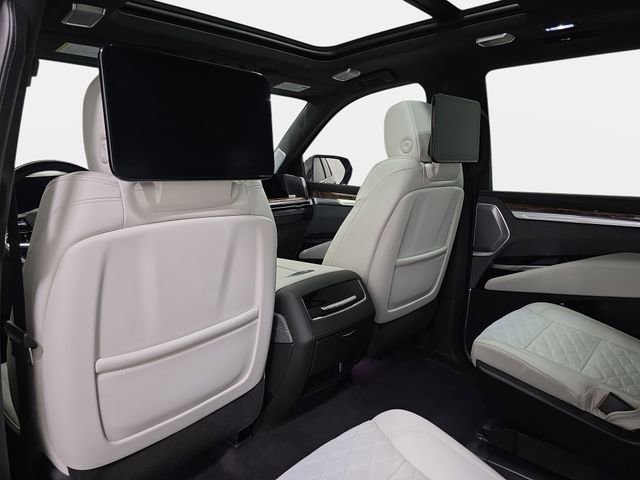 Used 2026 Cadillac Escalade Platinum Luxury image 12