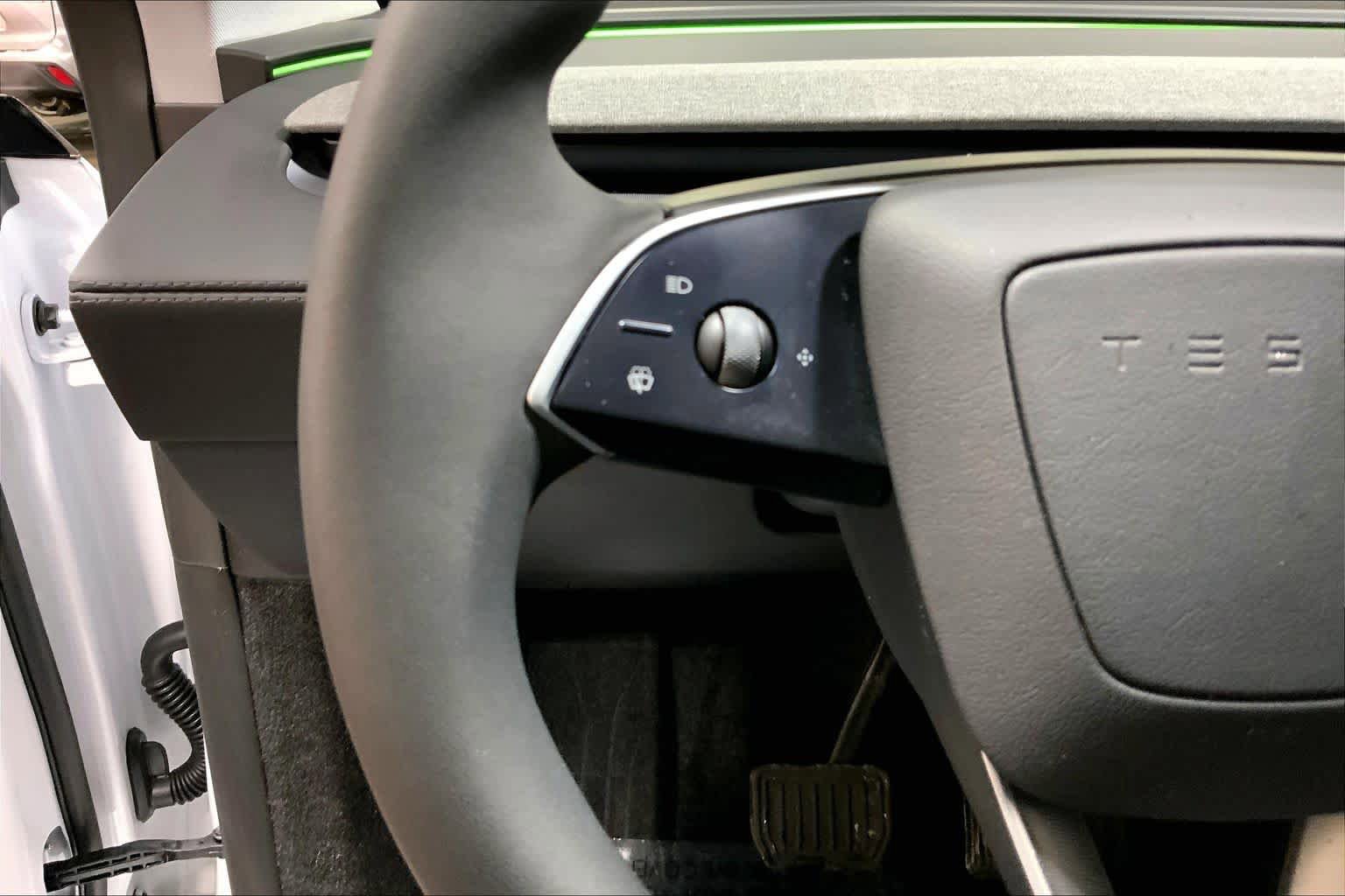 Used 2026 Tesla Model Y AWD image 23