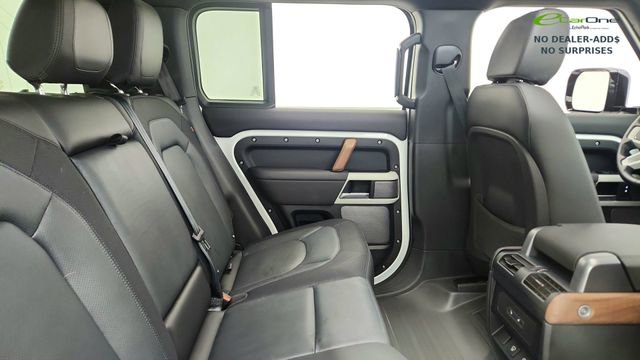 Used 2024 Land Rover Defender 110 X-Dynamic SE AWD/4WD image 23