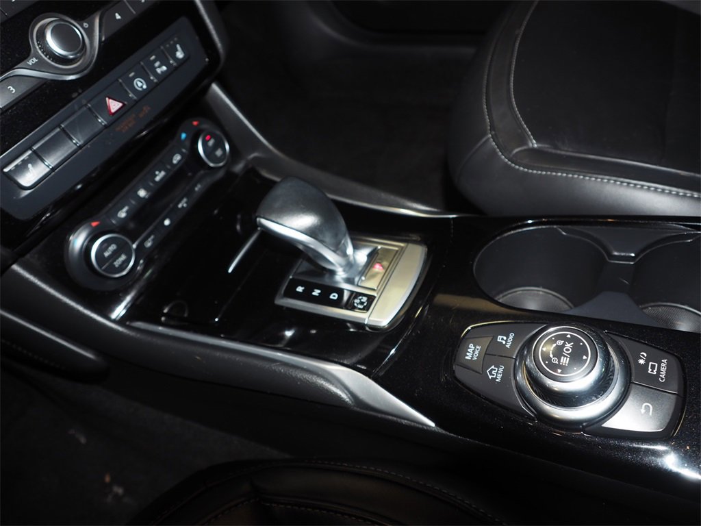 Used 2017 INFINITI QX30 Premium w/ Technology Package image 19