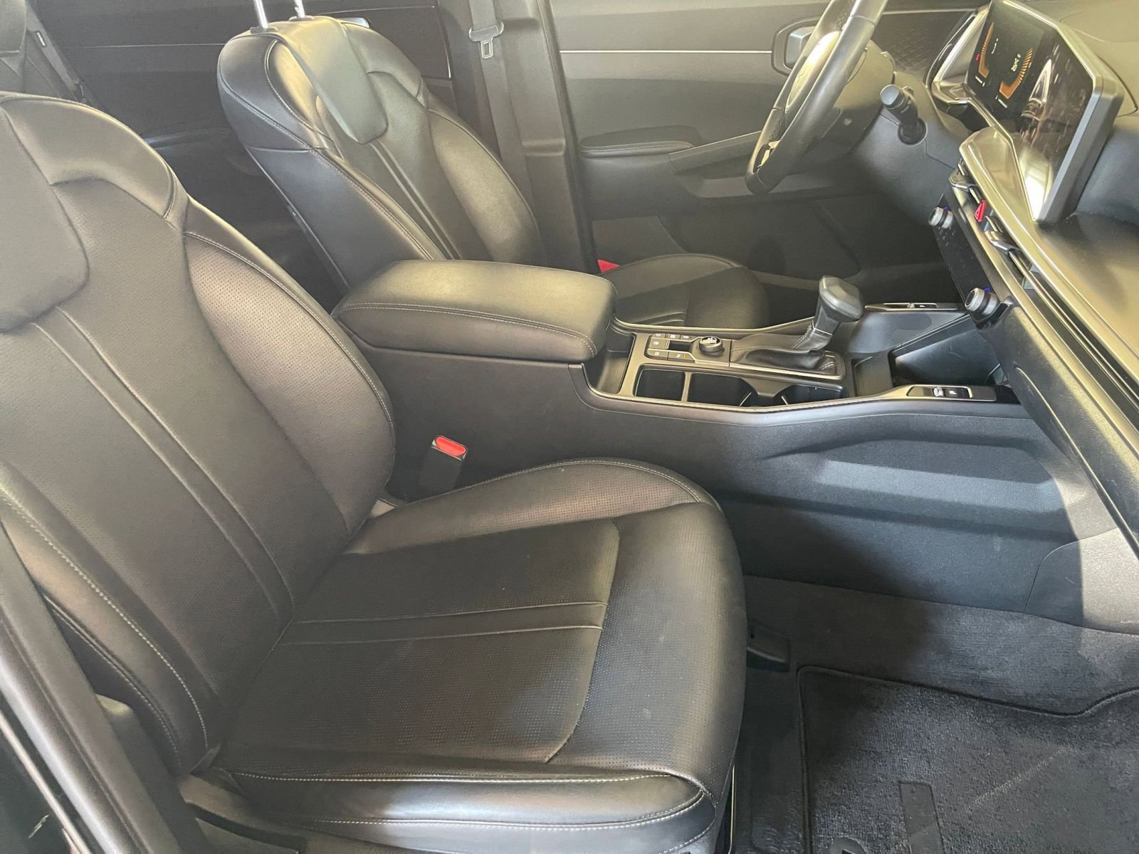 Used 2024 Kia Sorento S image 36