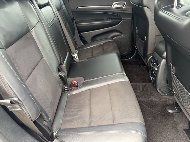 Used 2018 Jeep Grand Cherokee Altitude RWD image 14
