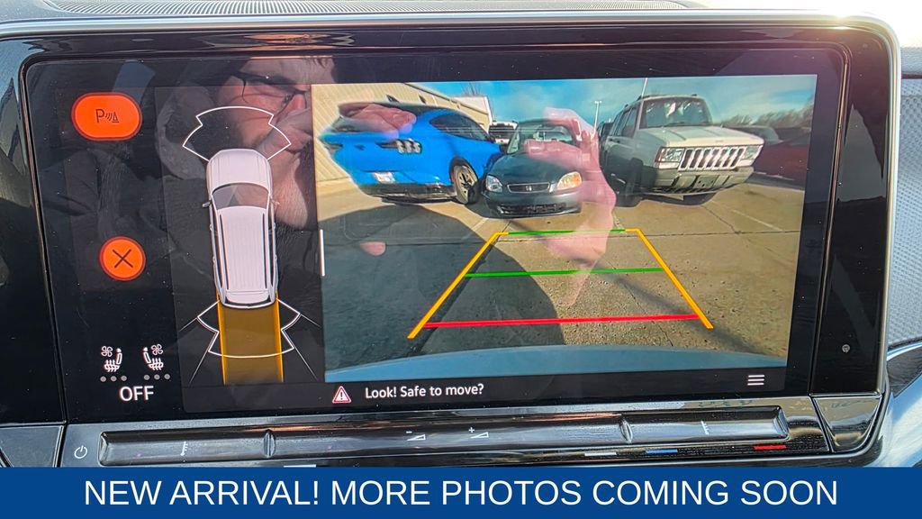 Used 2024 Volkswagen Atlas Peak Edition SE image 20