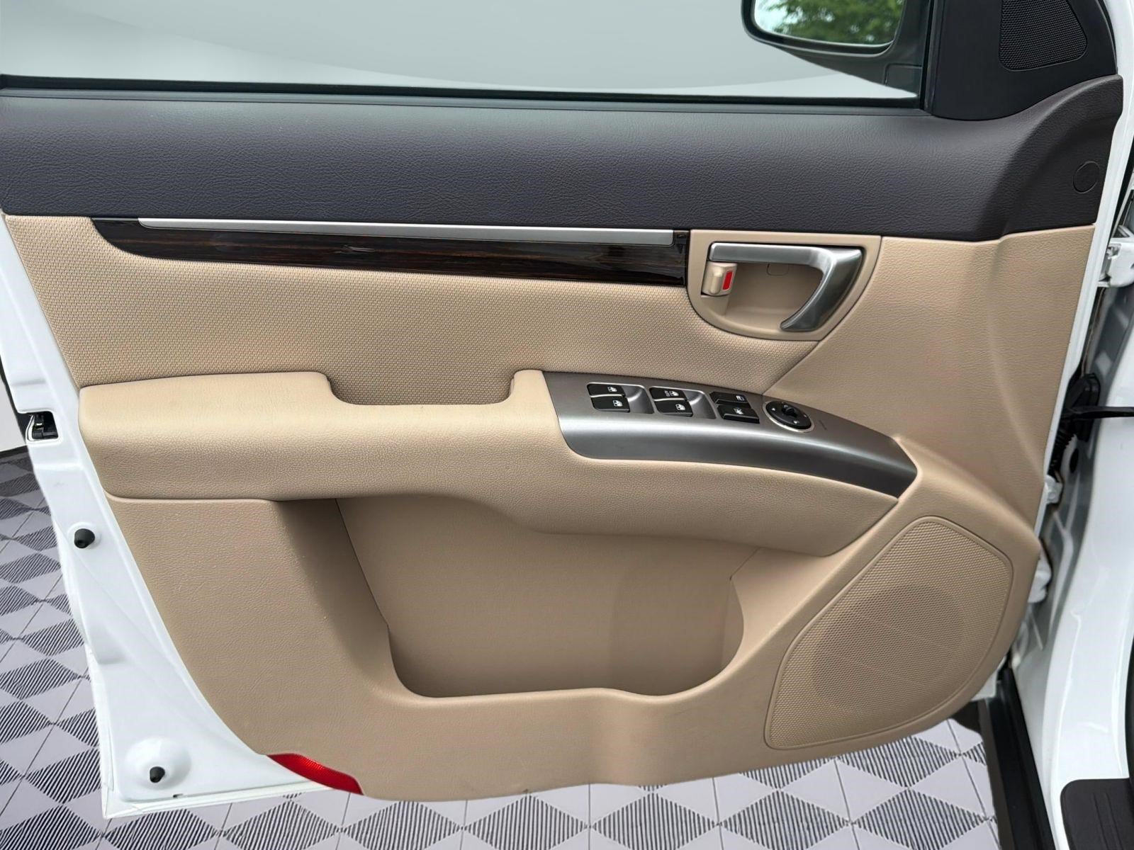 Used 2012 Hyundai Santa Fe GLS AWD/4WD image 13