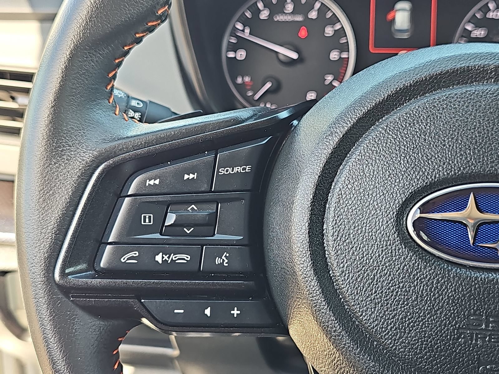 Used 2024 Subaru Crosstrek 2.5i Limited w/ Crosstrek Mirror Package AWD/4WD image 16
