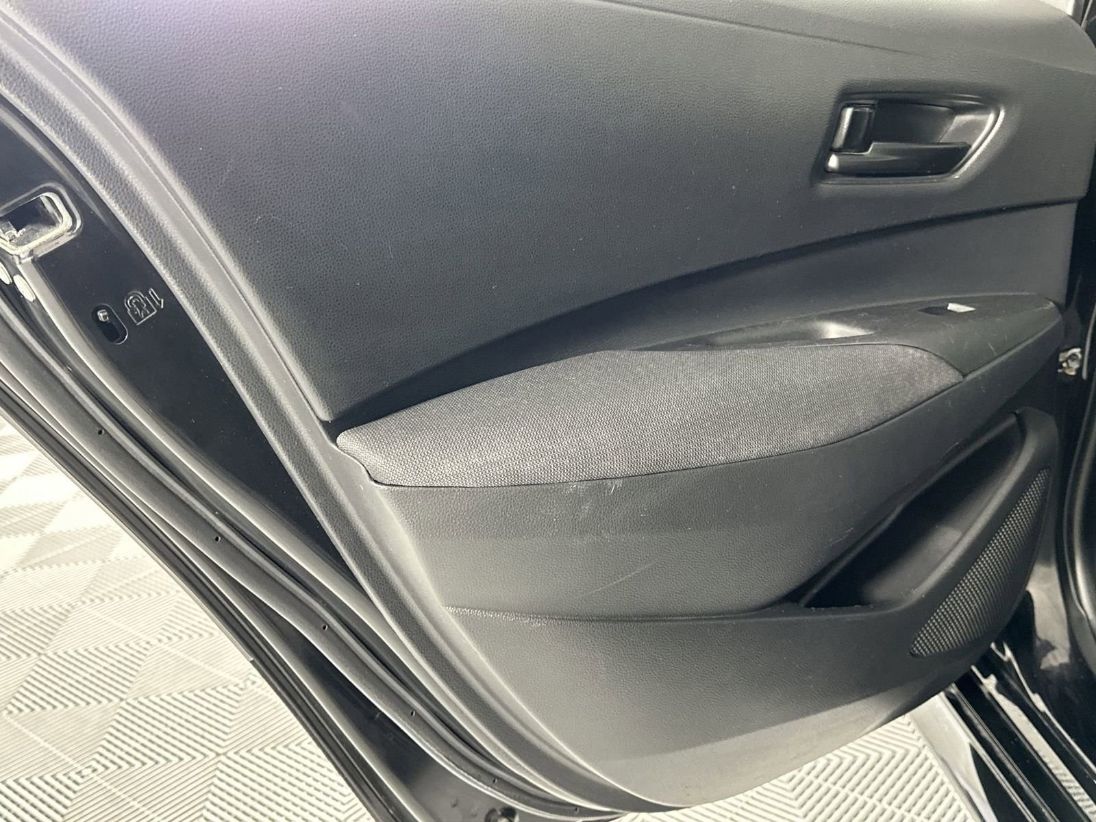 Used 2022 Toyota Corolla LE FWD image 30