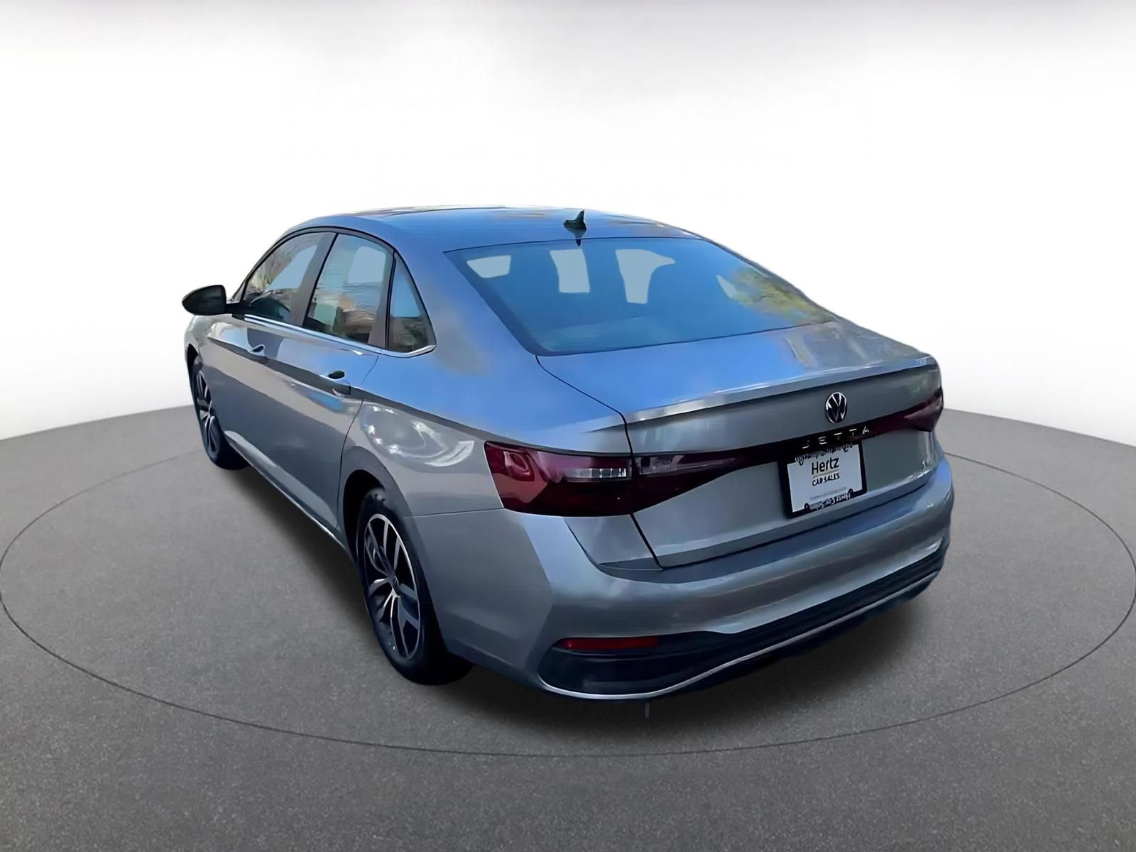 Used 2025 Volkswagen Jetta SE image 11