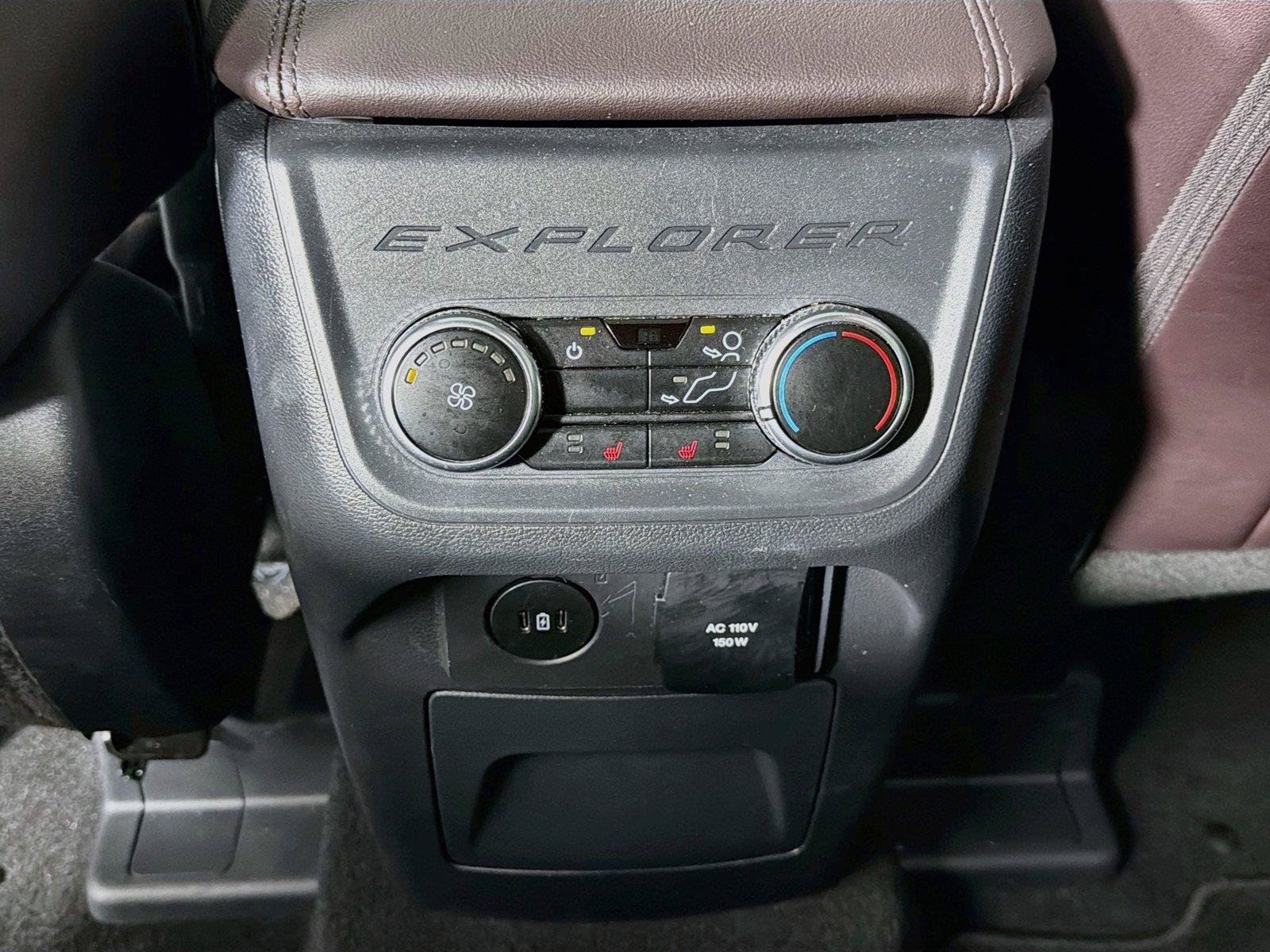 Used 2025 Ford Explorer Platinum w/ Ultimate Package AWD/4WD image 29
