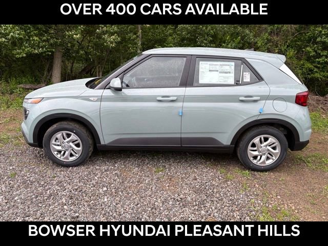 New 2026 Hyundai Venue SE FWD image 2