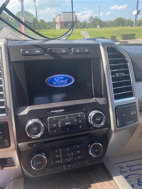 Used 2017 Ford F250 Lariat w/ Lariat Ultimate Package AWD/4WD image 8