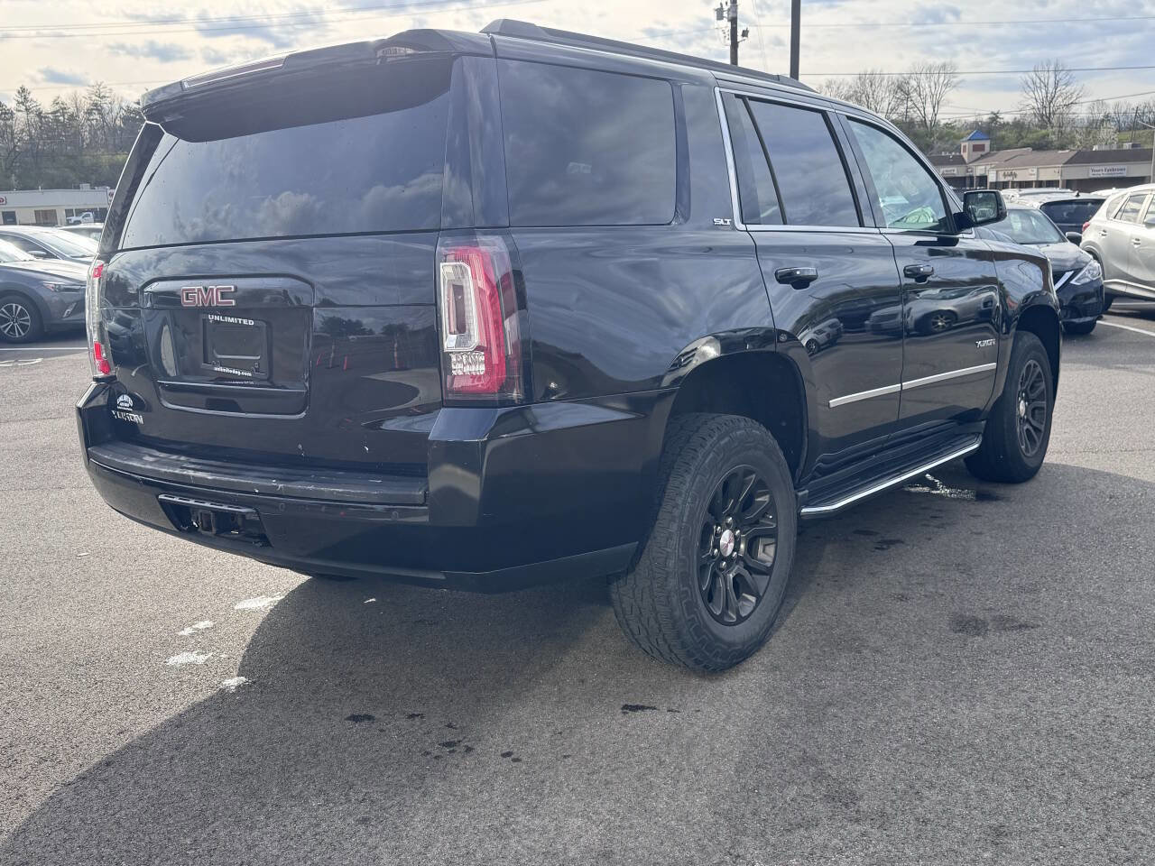 Used 2017 GMC Yukon SLT AWD/4WD image 6