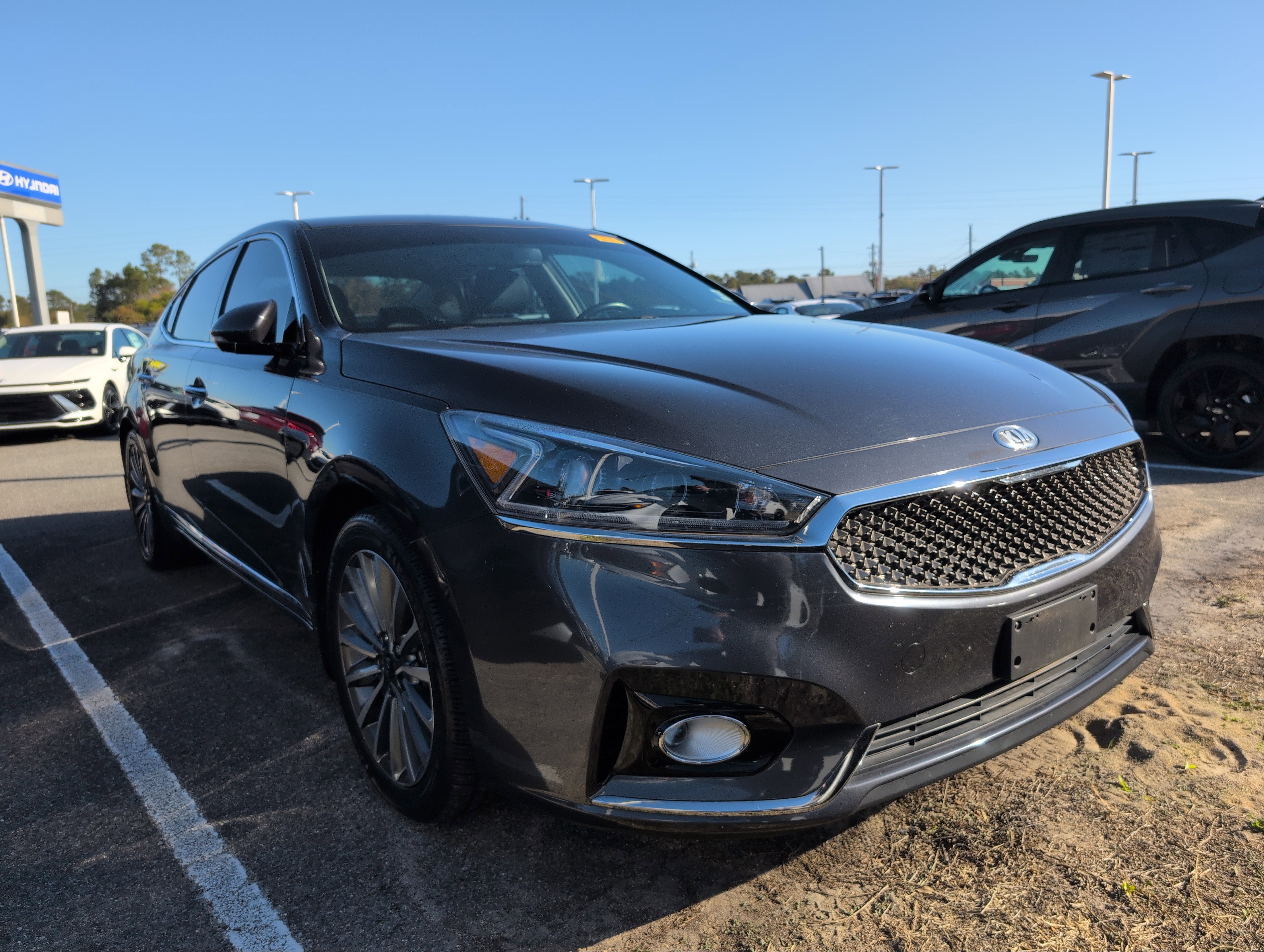 Used 2019 Kia Cadenza Premium