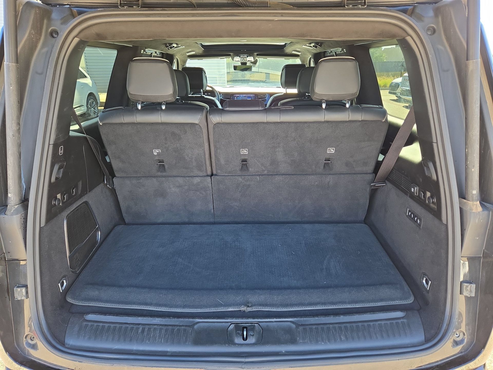 Used 2024 Jeep Grand Wagoneer Series II Obsidian w/ Quick Order Packagew 28T AWD/4WD image 12