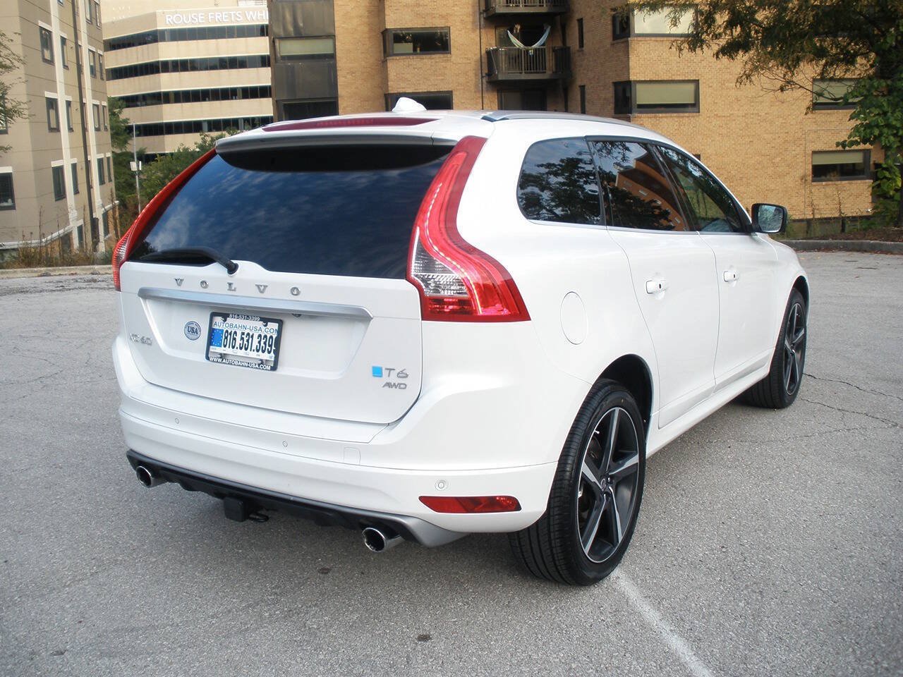 Used 2015 Volvo XC60 T6 R-Design Platinum AWD/4WD image 10