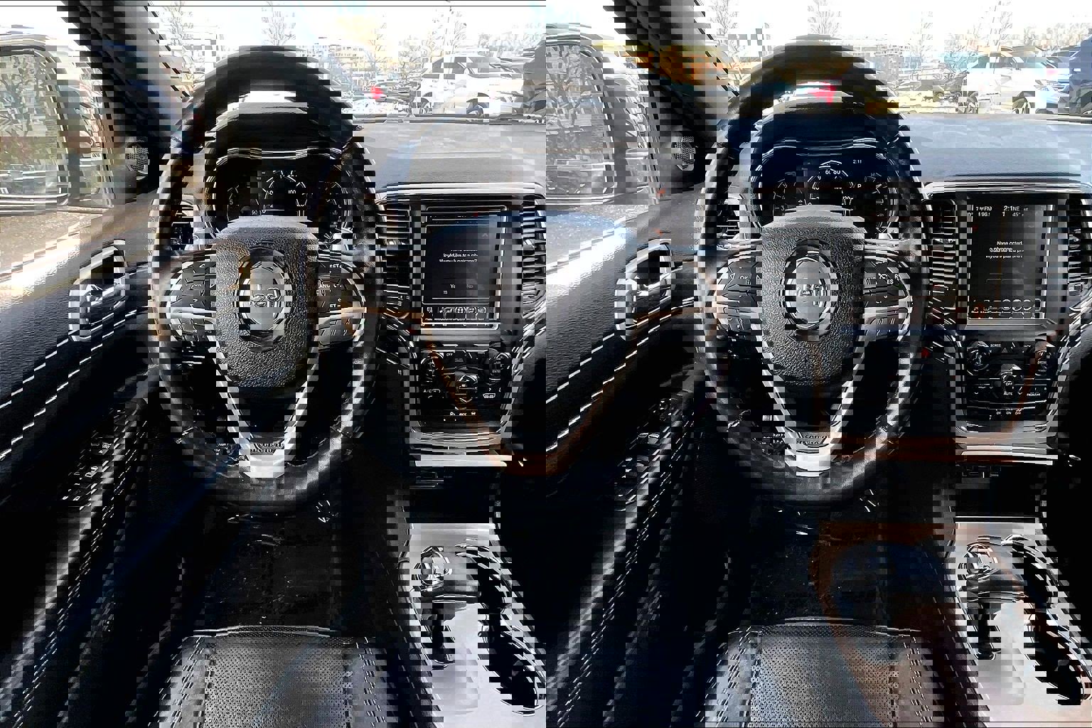 Used 2015 Jeep Grand Cherokee Limited w/ Luxury Group II image 5