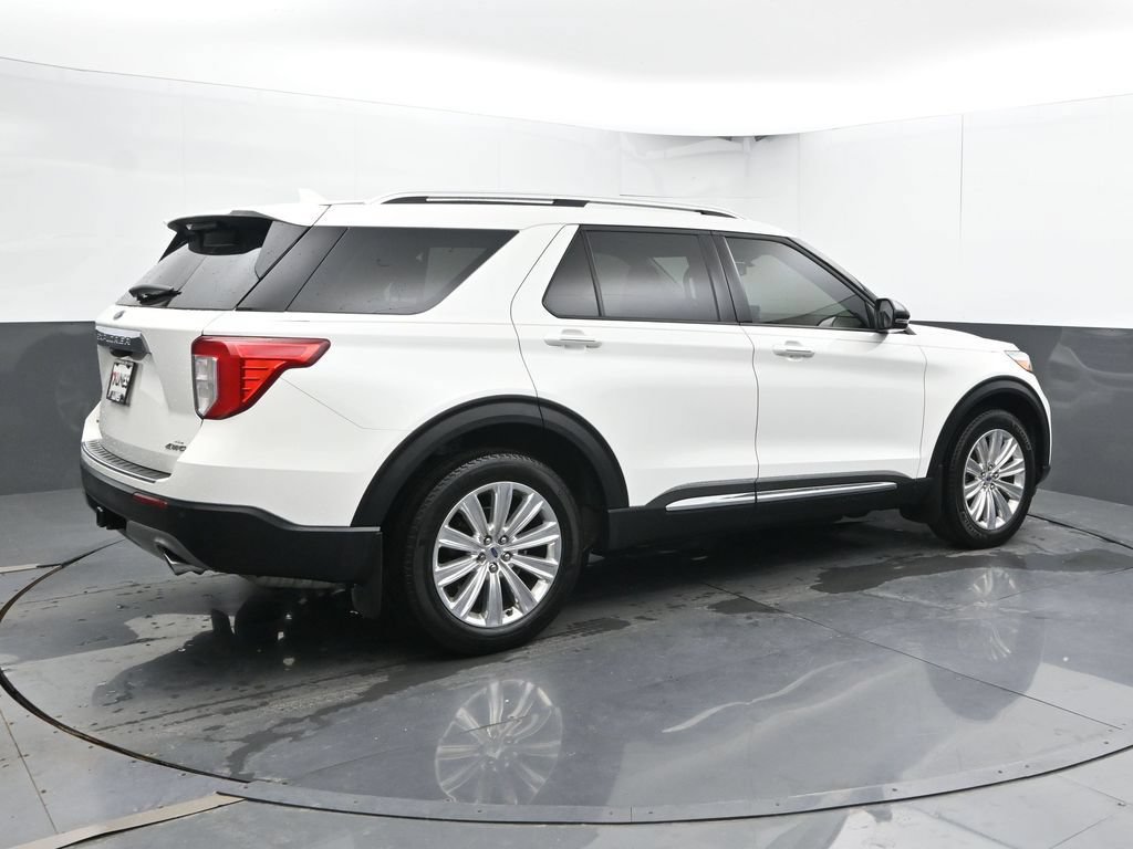 Used 2024 Ford Explorer Limited w/ Limited Technology Package AWD/4WD image 3
