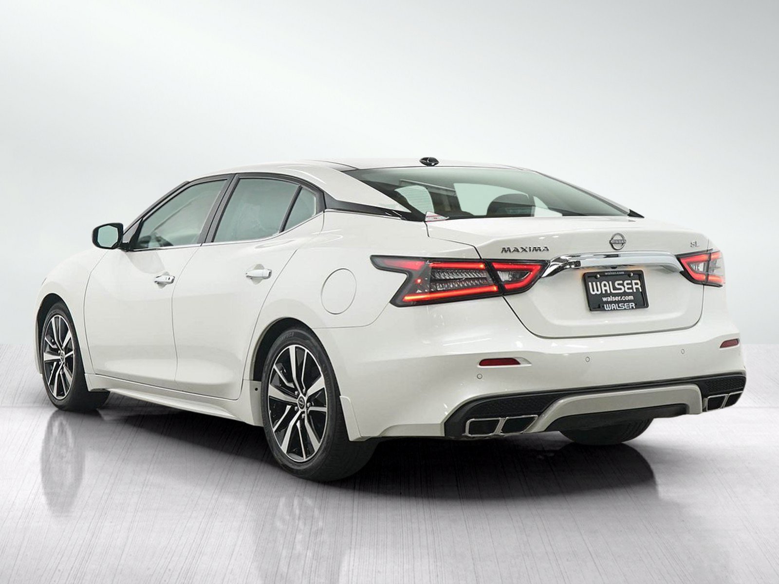Used 2023 Nissan Maxima SL FWD image 3