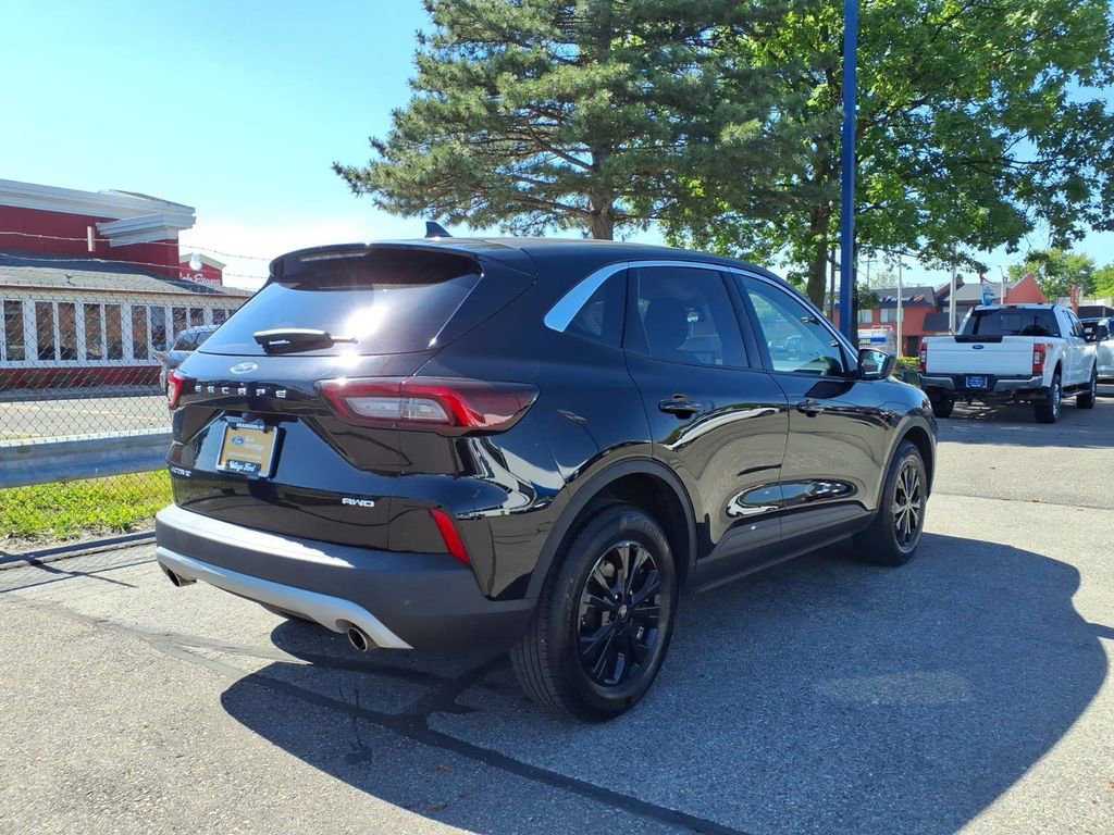Used 2023 Ford Escape Active AWD/4WD image 6