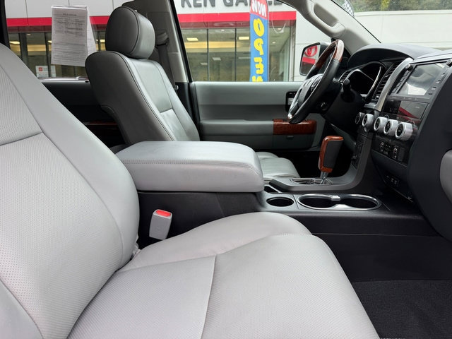 Certified 2021 Toyota Sequoia Platinum AWD/4WD image 3