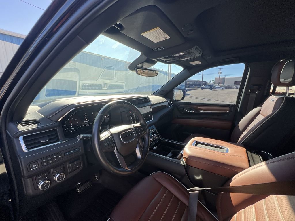 Used 2023 GMC Yukon XL Denali Ultimate image 10