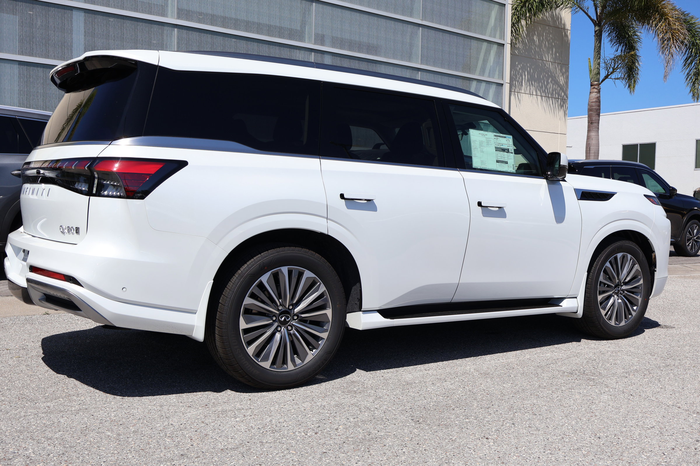 New 2026 INFINITI QX80 Luxe image 10