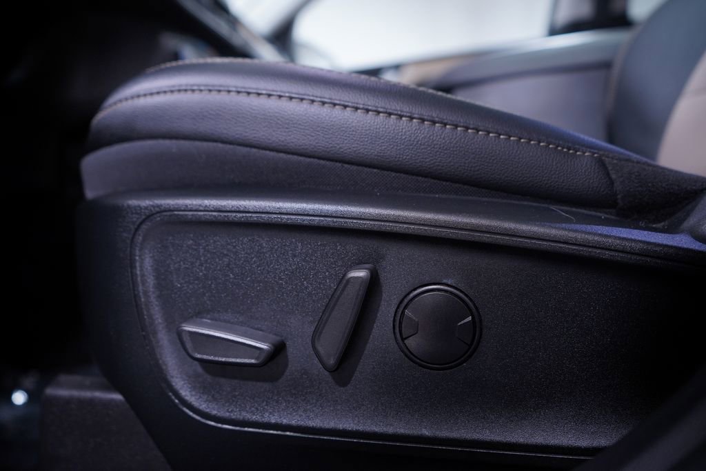 Used 2022 Ford Escape Titanium w/ Titanium Elite Package image 18