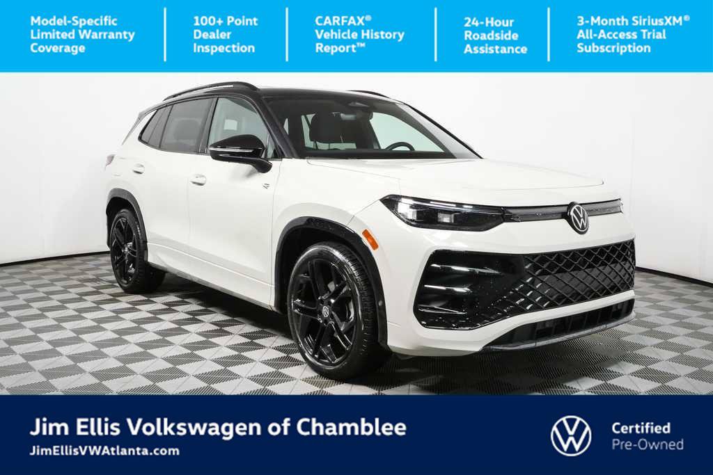 Certified 2025 Volkswagen Tiguan SE R-Line FWD image 1