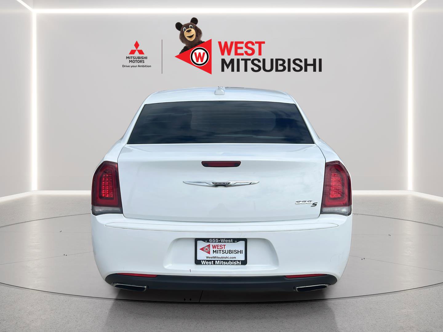 Used 2016 Chrysler 300 S RWD image 5