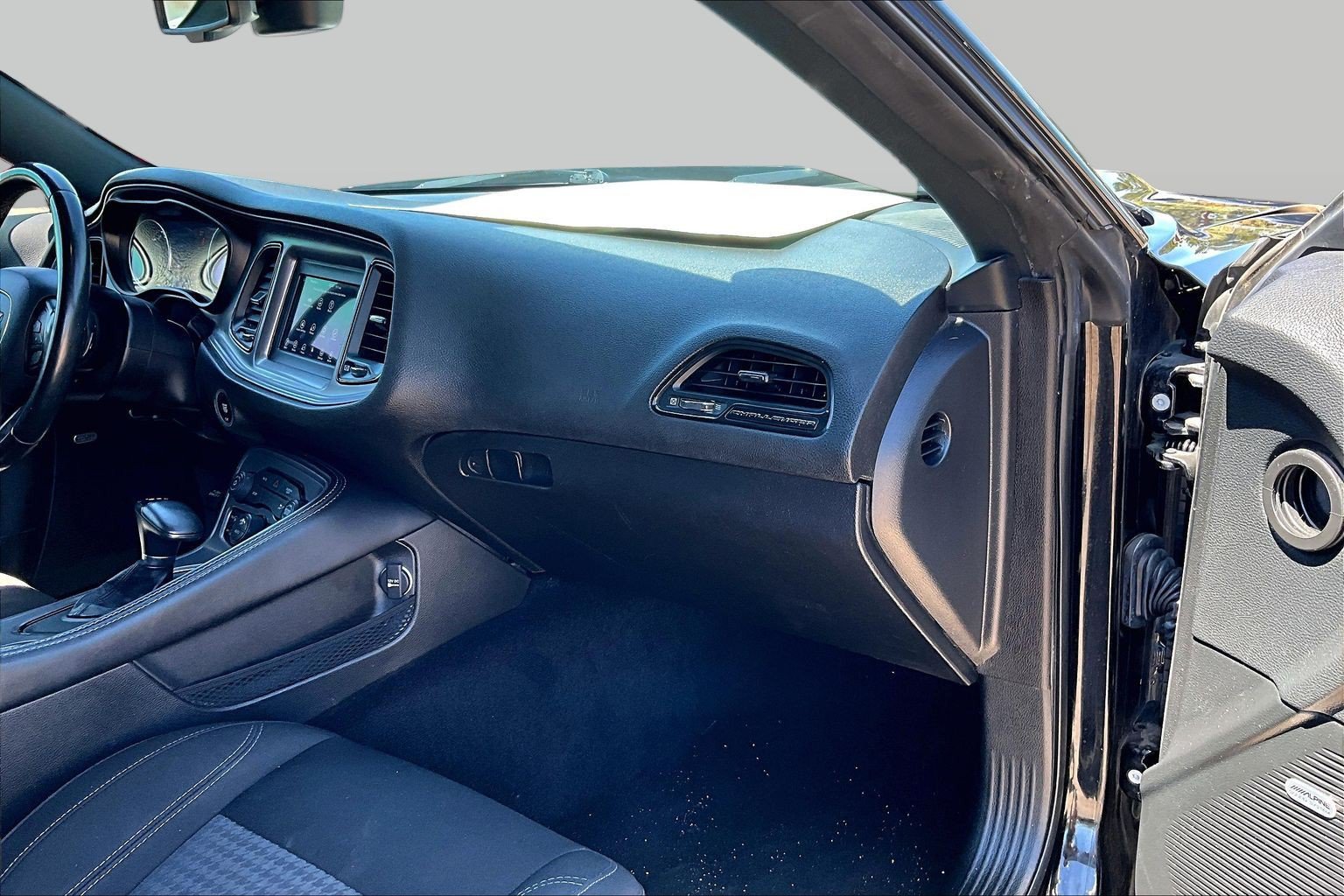 Used 2023 Dodge Challenger SXT RWD image 15